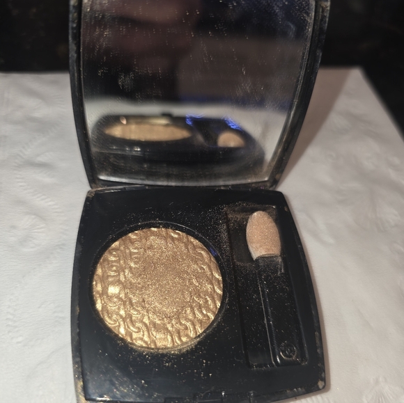 Chanel 925 OR ANTIQUE OMBRE Eyeshadow USED TWICE - Picture 2 of 4